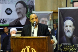 مراسم وداع با پیکر حجت الاسلام و المسلمین سید محمود دعایی در حسینیه جماران -3