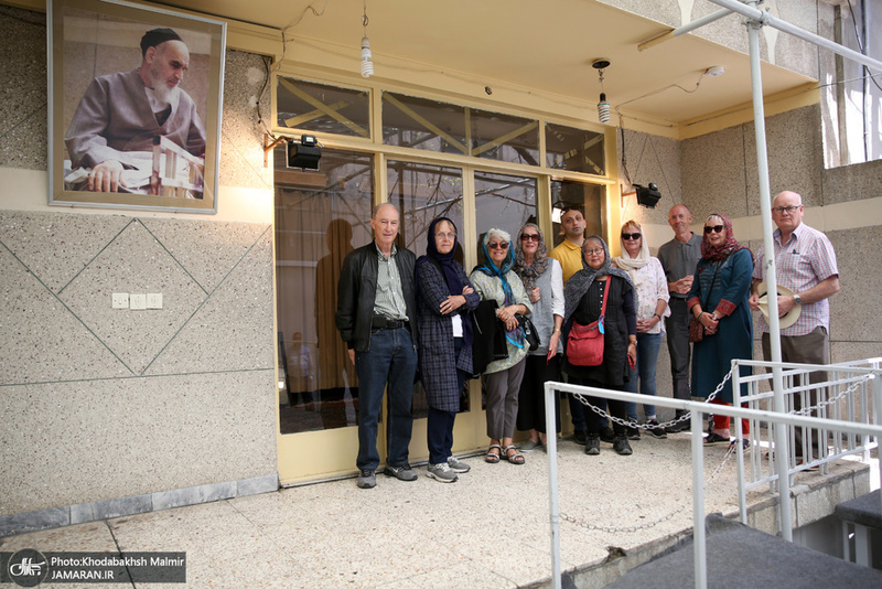 بازدید گردشگران خارجی از بیت امام خمینی(س) در جماران