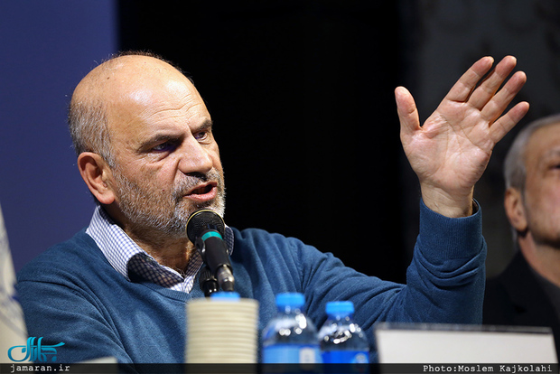 فرشاد مومنی: با این وضعیت بودجه 1404، هیچ نشانه ای از بهبود معیشت مردم و بنیه تولید در سال آینده وجود ندارد /  کسری مالی دولت وضع بدتری پیدا خواهد کرد