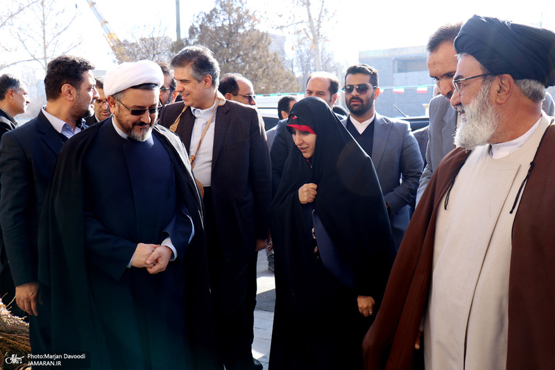 بازدید زهرا بهروزآذر، معاون رئیس جمهور از بیت تاریخی امام در خمین