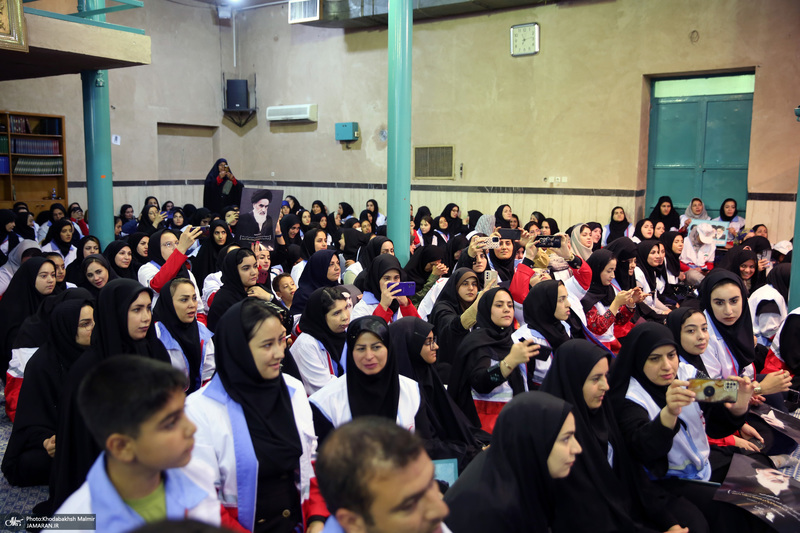 تجدیدمیثاق اعضای سازمان جوانان جمعیت هلال احمر با آرمان‌های امام خمینی(س)؛