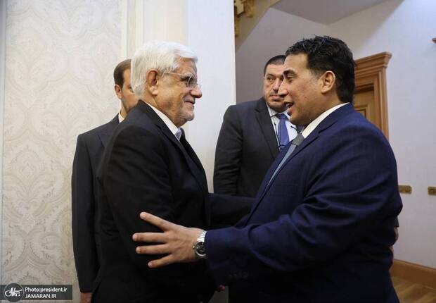 دیدار معاون اول رئیس‌جمهور ایران با رئیس شورای ریاستی لیبی/ عارف: جمهوری اسلامی ایران مخالف هرگونه دخالت خارجی در امور داخلی لیبی است/ المنفی: ایران می‌تواند نقشی مهمی در حفظ و ارتقای ثبات در لیبی داشته باشد/ ایران حق دارد در تولید انرژی خودکفا باشد
