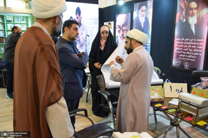 غرفه موسسه تنظیم و نشر آثار امام خمینی (س) در سی و سومین نمایشگاه بین المللی قرآن کریم-2