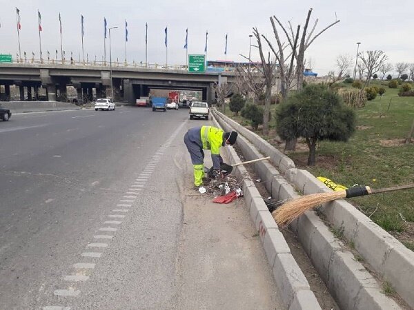 اهدای ۵۰۰ بسته  بهداشتی به پاکبانان شهرکرد از سوی ورزشکاران