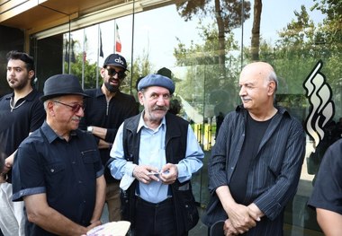 ایرج طهماسب، حمید جبلی و علیرضا خمسه در مراسم تشییع اکبر عبدی + عکس