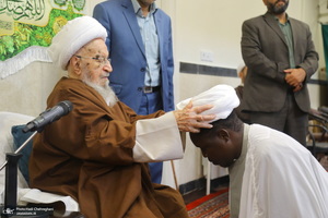 مراسم عمامه گذاری طلاب روز ولادت پیامبر اکرم (ص) و امام جعفر صادق (ع) در بیوت مراجع