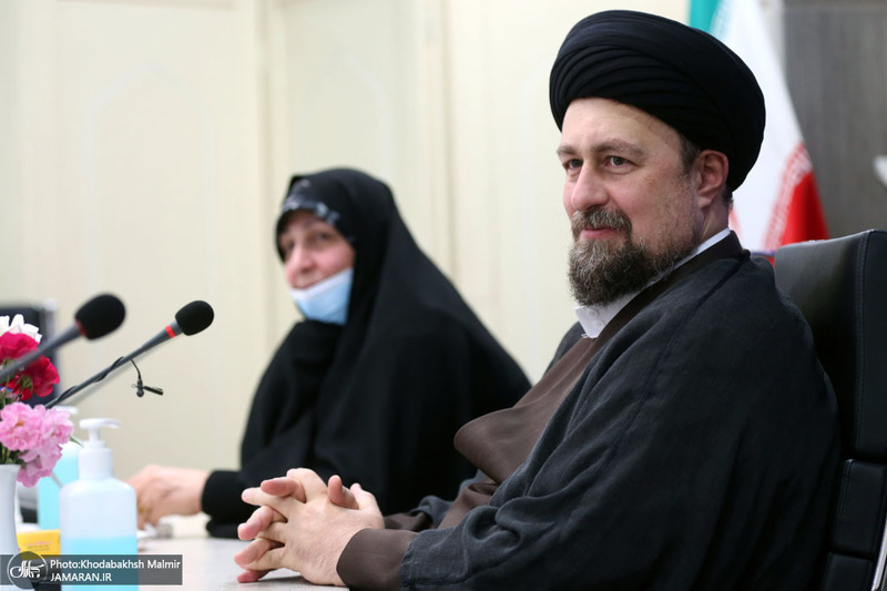 نشست صمیمانه اعضا هیات علمی پژوهشکده امام خمینی و انقلاب اسلامی با تولیت  معزز به مناسبت روز معلم