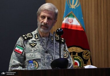 سرلشکر حاتمی: ایستادگی رزمندگان ارتش جلوه پیوند ایمان و اقتدار است / سازمان عقیدتی سیاسی ارتش پرچمدار جهاد تبیین و مقابله با جنگ شناختی است
