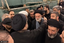حضور آیت الله سید حسن خمینی در مراسم تشییع رهبر شهید در مشهد