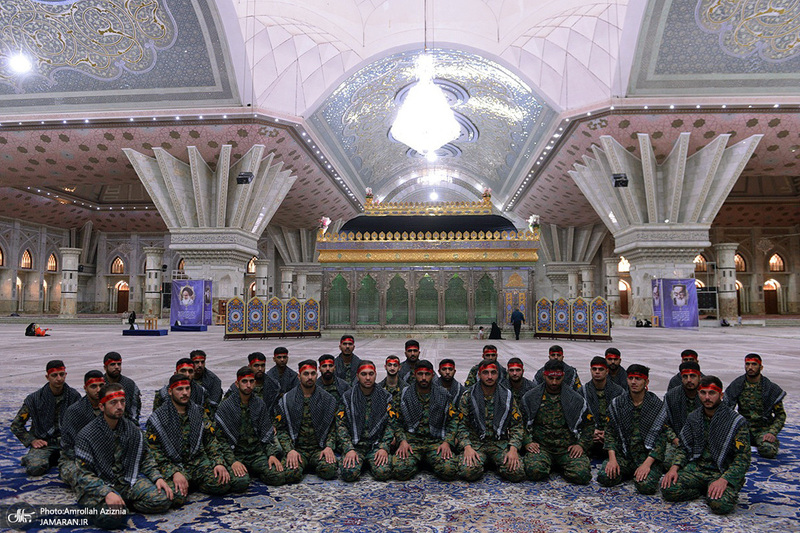 اجرای گروه سرود تیپ سوم امام حسین (ع) یگان ویژه فراجا در حرم مطهر امام خمینی(س)