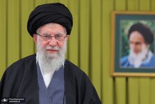 تصاویری از حضور رهبر شهید در حرم حضرت زینب(س)