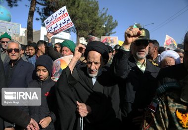 امام جمعه بیرجند: میلیون‌ها حاج قاسم سلیمانی به خیابان‌ها آمدند