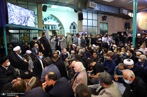 مراسم وداع با پیکر حجت الاسلام و المسلمین سید محمود دعایی در حسینیه جماران -3