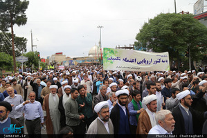 راهپیمایی نمازگزاران نماز جمعه قم در واکنش به خروج آمریکا از برجام