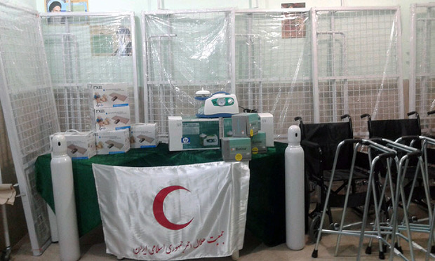 خیرگنبدی تجهیزات پزشکی به بیماران سیستان و بلوچستان اهدا کرد