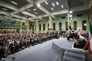 دیدار مسئولان نظام و میهمانان کنفرانس وحدت اسلامى‌ با رهبر معظم انقلاب