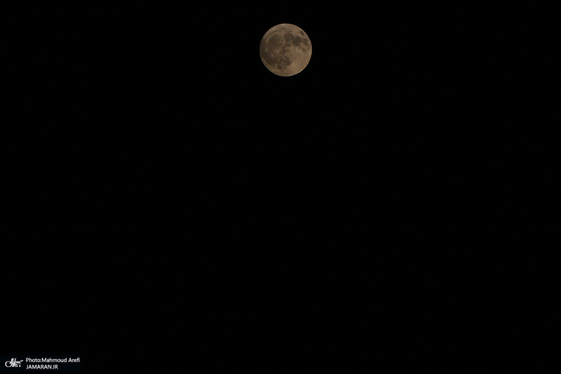 پدیده نادر «ابر ماه خاویاری»