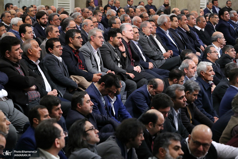 دیدار جمعی از تولیدکنندگان، کارآفرینان و فعالان اقتصادی با رهبر معظم انقلاب