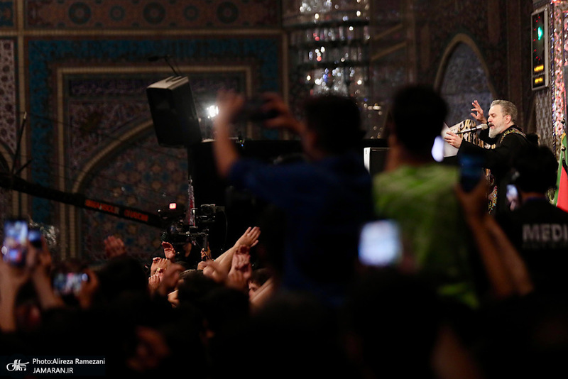 مراسم شب شهادت امام رضا (ع) در صحن جامع رضوی