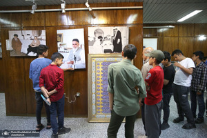 بازدید دانشجویان و دانش آموزان از بیت امام خمینی (س) در جماران