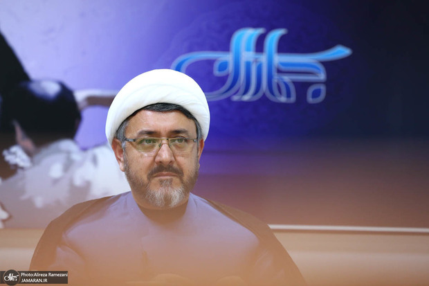 رئیس موسسه تنظیم و نشر آثار امام خمینی(س)، میهمان برنامه «حضور»