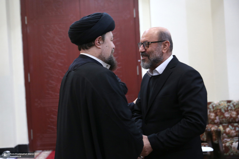 تجدیدمیثاق رئیس و جمعی از کارکنان بنیاد مستضعفان با امام راحل