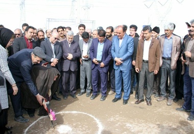 کلنگ احداث مدرسه 6 کلاسه خیرساز در سیرجان به زمین زده شد