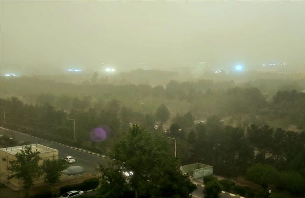 هشدار برای تهران و آماده‌باش ستاد بحران شهر در پایتخت در 20 شهریور 1404/ باد شدید می تواند حادثه ساز باشد