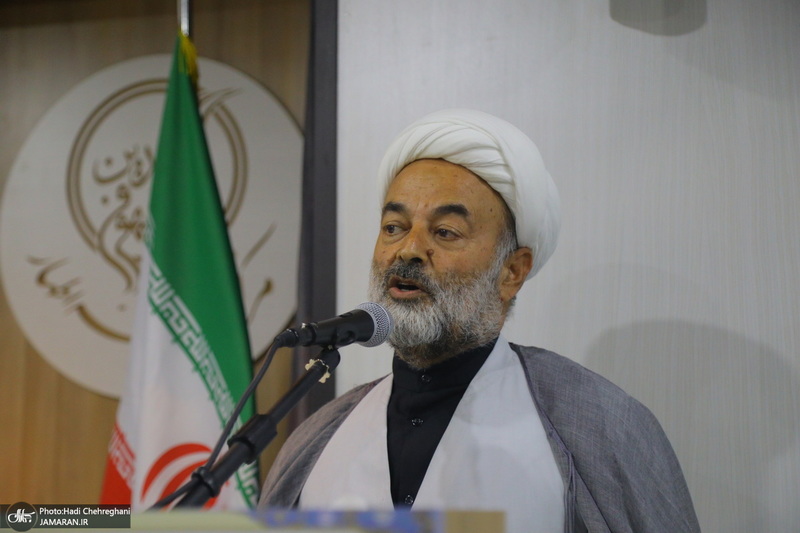 مراسم روز معلم و تجلیل از اساتید حوزوی در مجتمع آموزشی پژوهشی ائمه اطهار (ع)‎