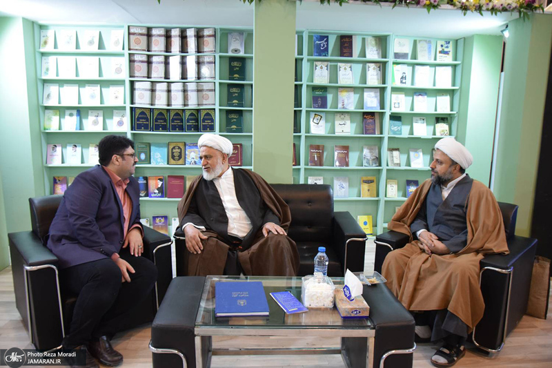 غرفه موسسه تنظیم و نشر آثار امام خمینی (س) در سی و سومین نمایشگاه بین المللی قرآن کریم-3