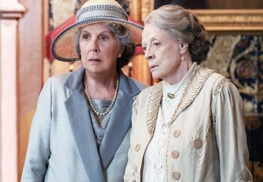 ادای احترام «دانتون ابی ۳» به مگی اسمیت فقید
