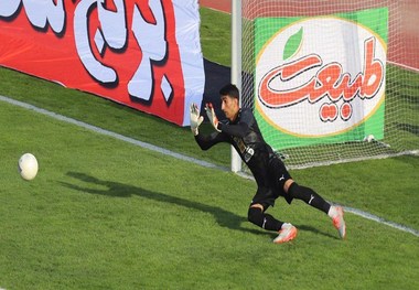 بیرانوند چگونه پنالتی استقلالی ها را گرفت + عکس