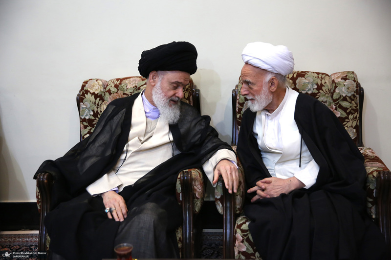 حاشیه تجدید میثاق اعضای مجلس خبرگان رهبری با آرمان‌های امام خمینی(س)؛