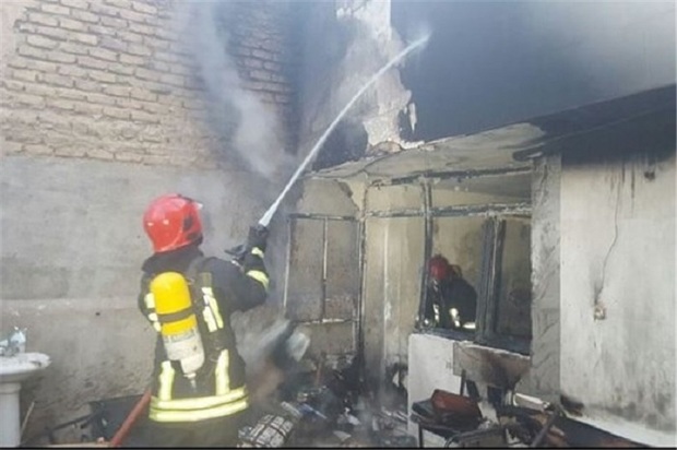 منزل مسکونی در یاخچی آباد تهران آتش گرفت