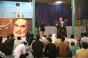 بازدید جمعی از دانشجویان دانشگاه جامعه المصطفی از جماران