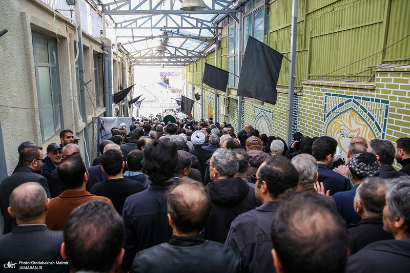 مراسم تشییع آیت الله سید مهدی امام جمارانی (ره) از حسنیه جماران-2