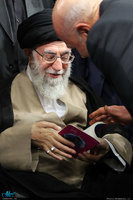 مراسم شب خاطره دفاع‌ مقدس با حضور رهبر معظم انقلاب