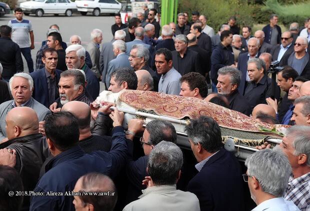مراسم تشییع مرحوم معزی‌پور برگزار شد
