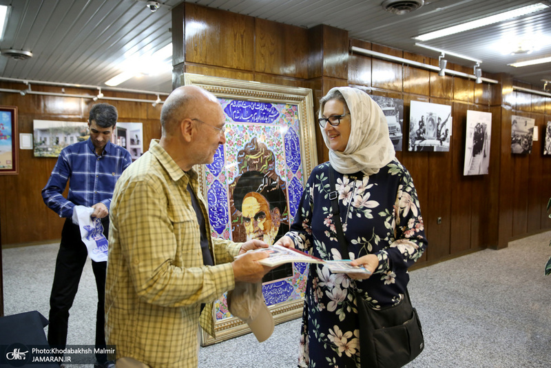 بازدید گردشگران خارجی از بیت امام خمینی(س) در جماران