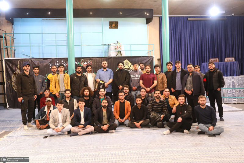 بازدید اقشار مختلف مردم از بیت امام خمینی (س) در جماران