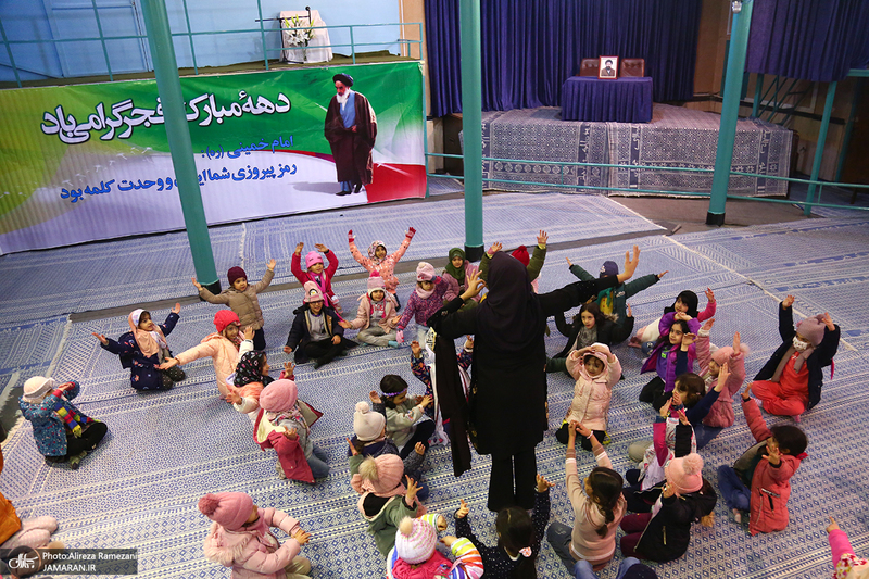 بازدید اقشار مختلف مردم از بیت امام خمینی (س) در جماران-2