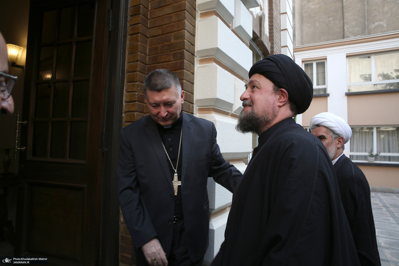 حضور سید حسن خمینی در سفارت واتیکان