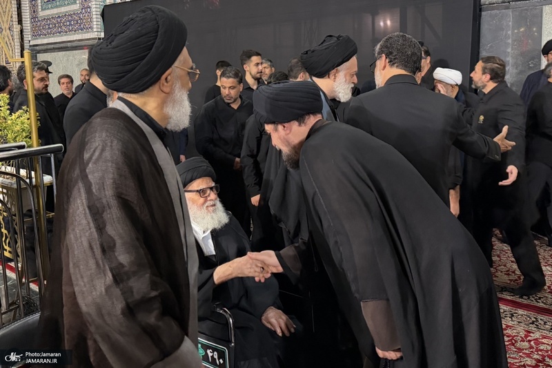 حضور آیت الله سید حسن خمینی در مراسم بزرگداشت رهبر شهید انقلاب در حرم مطهر رضوی
