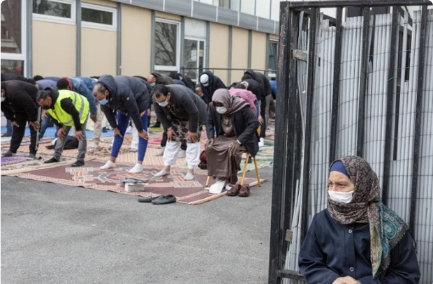 جوانان مسلمان فرانسه شریعت اسلامی را بر قوانین جمهوری ترجیح می‌دهند