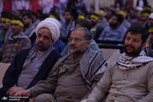 گردهمایی مسئولین بسیج دانشجویی و طلاب بسیجی در حرم امام با سخنرانی رئیس‌جمهور پزشکیان (19)