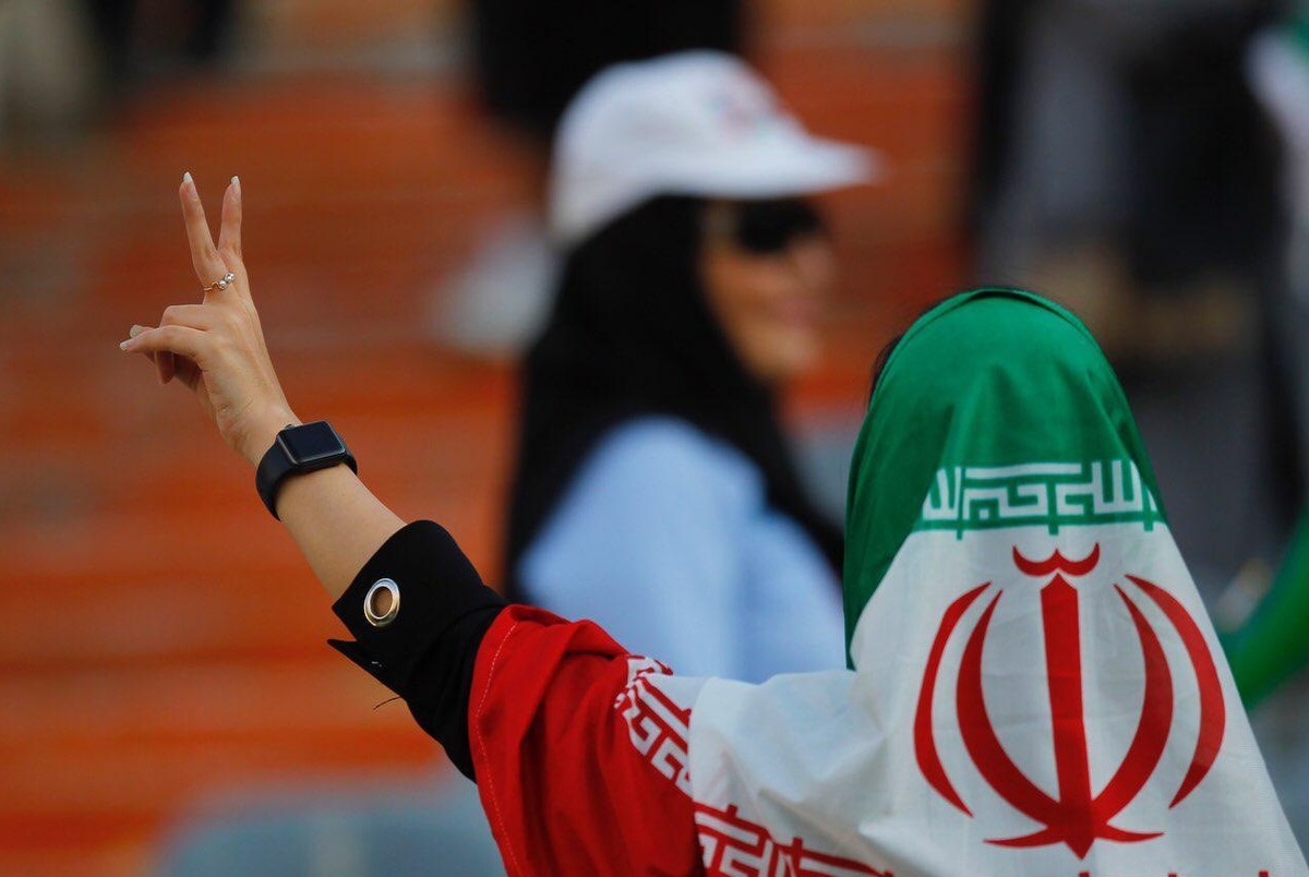ورود زنان به استادیوم؛ تعویق مسابقات؛ بی‌اعتباری لیگ و تعلیق تیم ملی