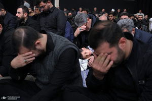 اولین شب مراسم عزاداری حضرت فاطمه‌زهرا (س) در حسینیه امام خمینی