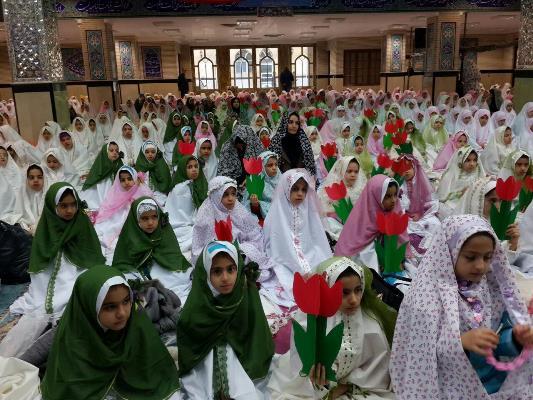 جشن عبادت 1800 دانش آموزان دخترپایه سوم ابتدایی بروجرد برگزارشد