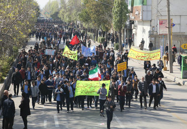 راهپیمایی ۱۳ آبان مانور قدرت و انسجام ملی است