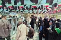 حضور سید علی خمینی بر مزار شهدای اقتدار (6)